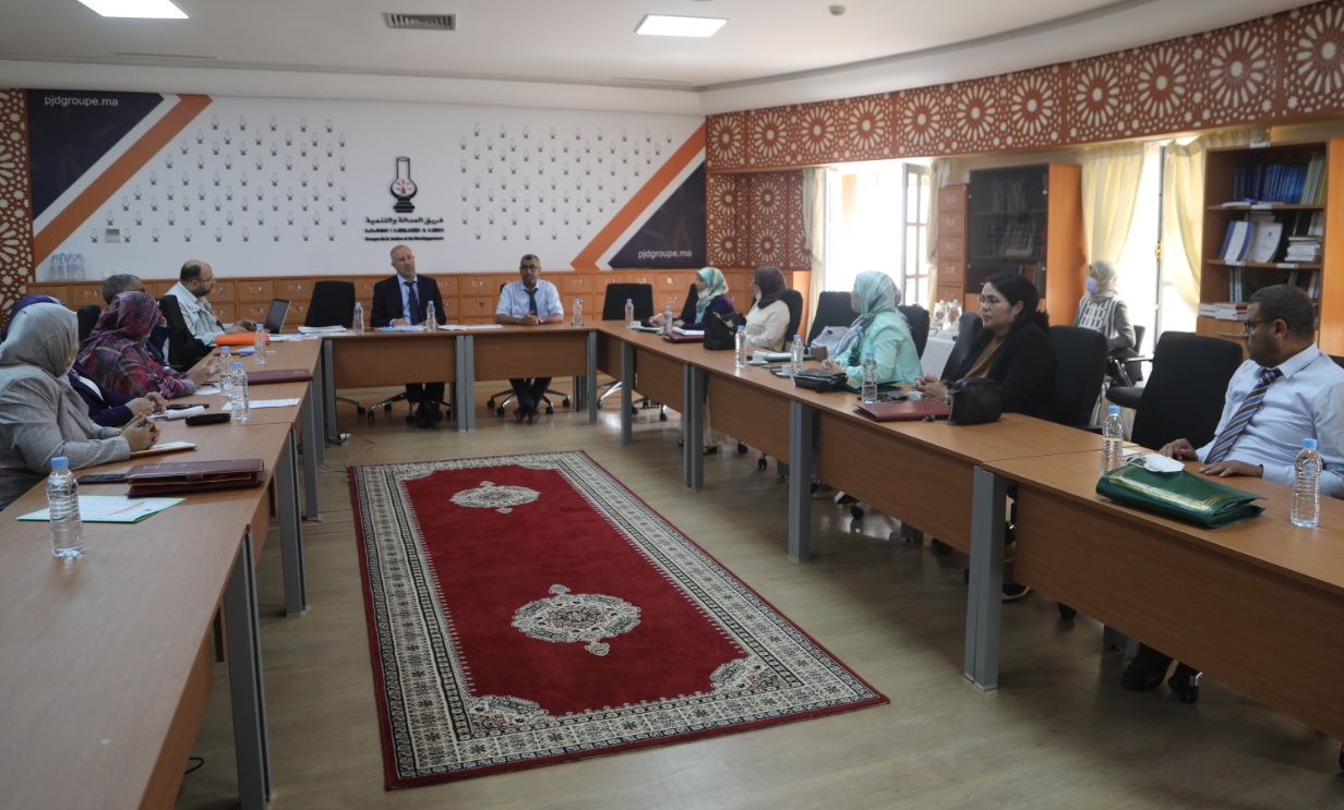 مقترح قانون لمجموعة العدالة والتنمية لمنع الجمع بين صفة وزير ورئيس مجلس جماعي